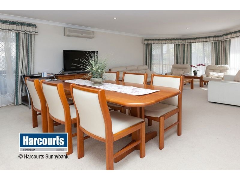 31 Lightwood Place, Sinnamon Park QLD 4073