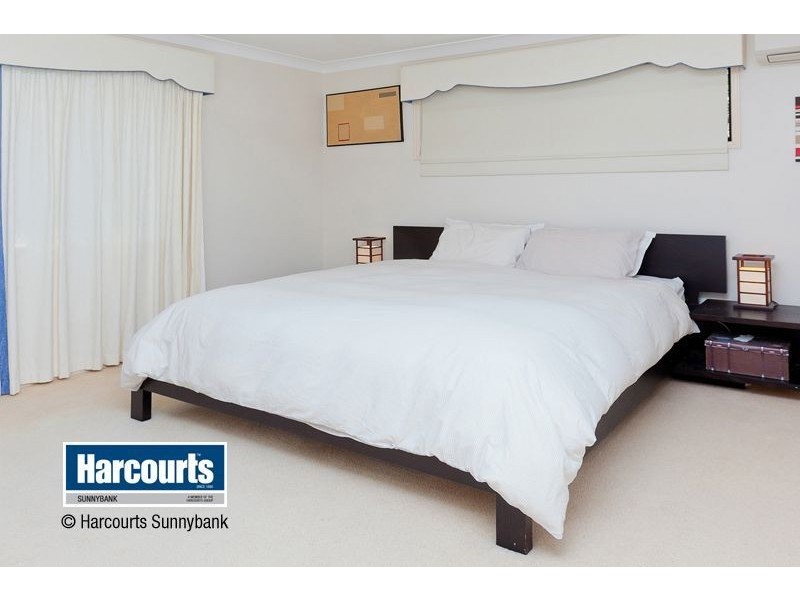 31 Lightwood Place, Sinnamon Park QLD 4073