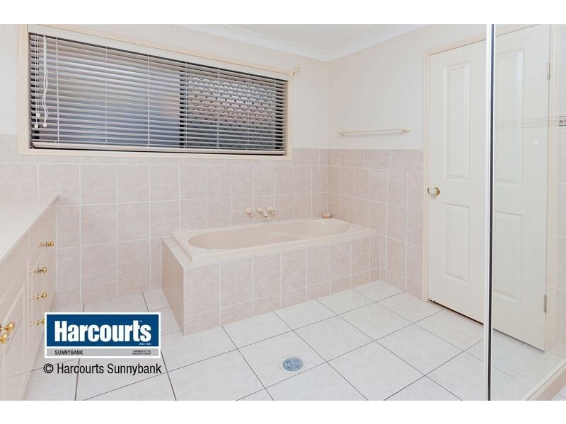 31 Lightwood Place, Sinnamon Park QLD 4073