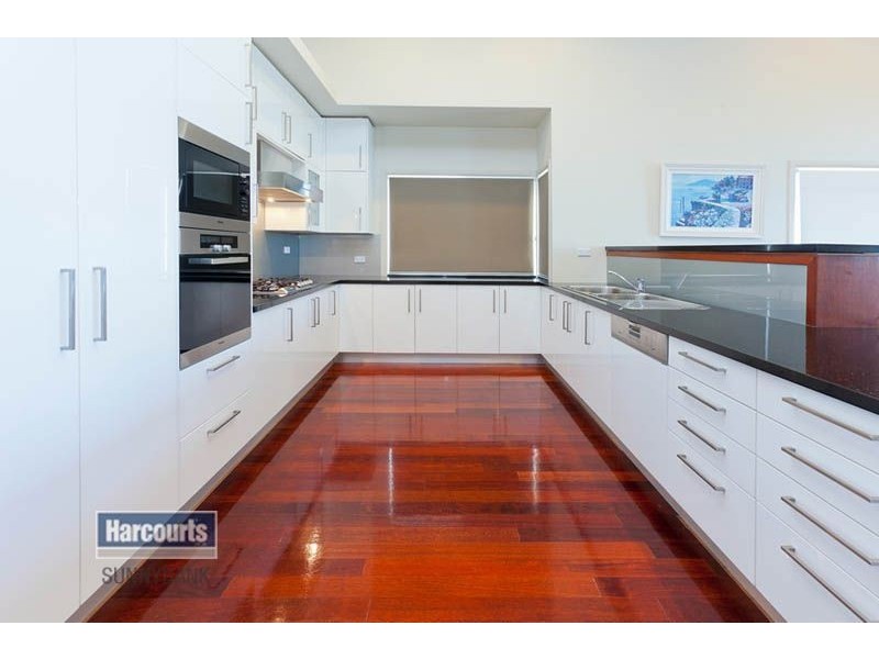 16 Staveley Close, Sinnamon Park QLD 4073