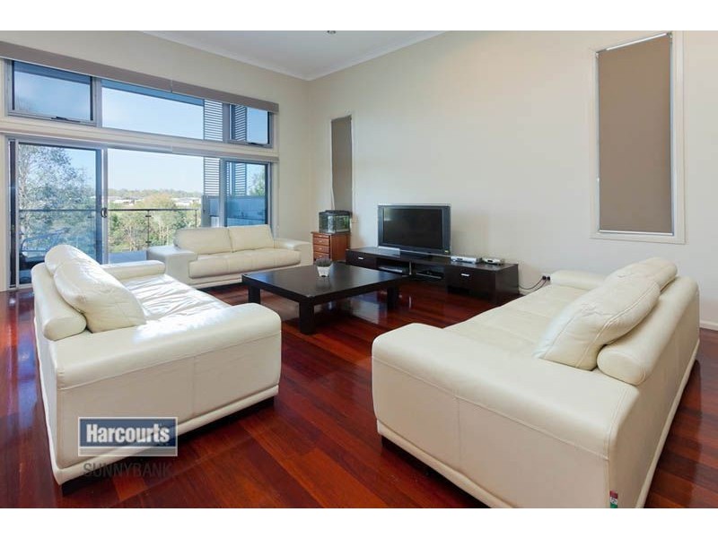 16 Staveley Close, Sinnamon Park QLD 4073
