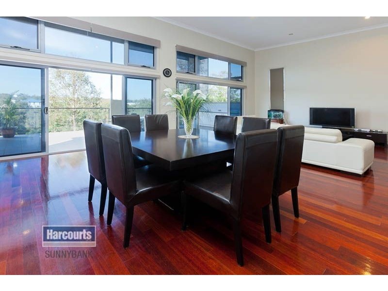 16 Staveley Close, Sinnamon Park QLD 4073