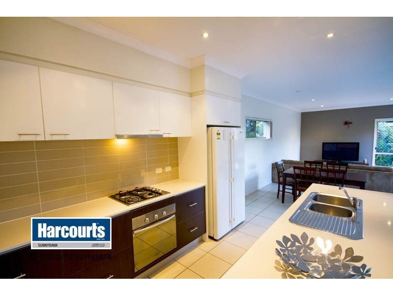 18 Coneybeer Place, Eight Mile Plains QLD 4113