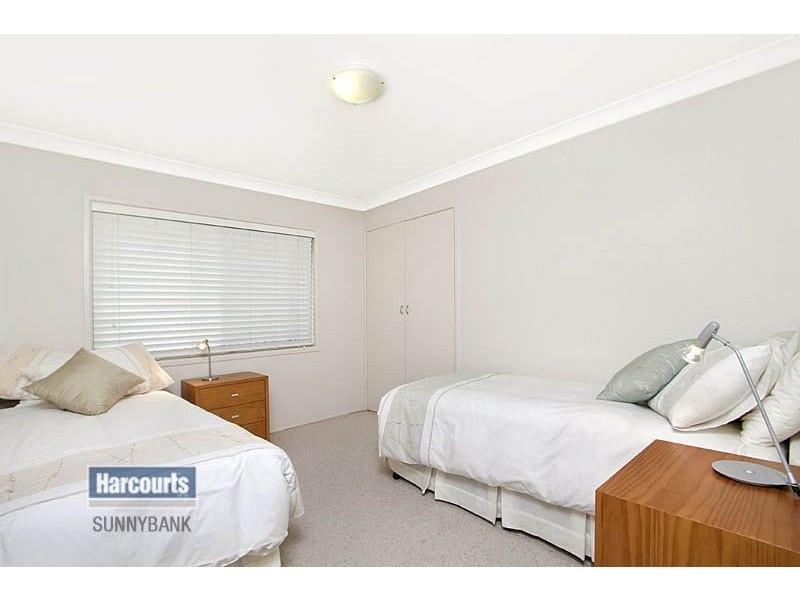 49 Faringdon Street, Robertson QLD 4109