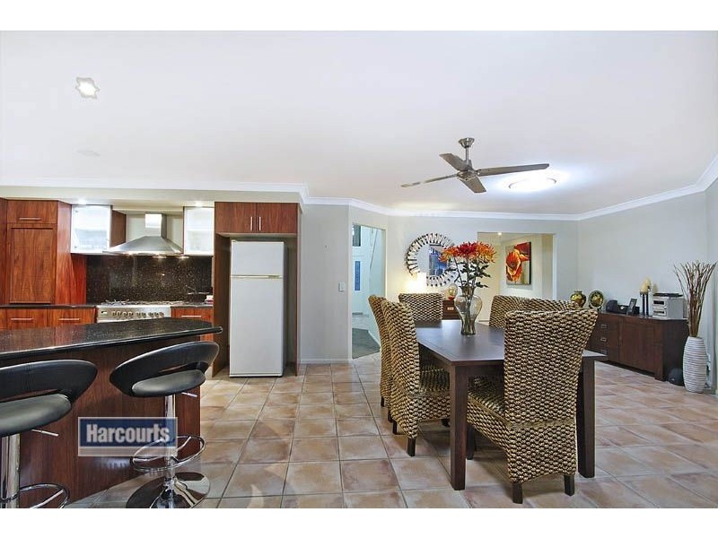 28 Honeysuckle Way, Calamvale QLD 4116