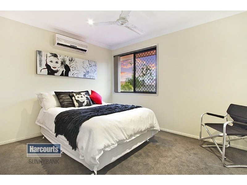 28 Honeysuckle Way, Calamvale QLD 4116