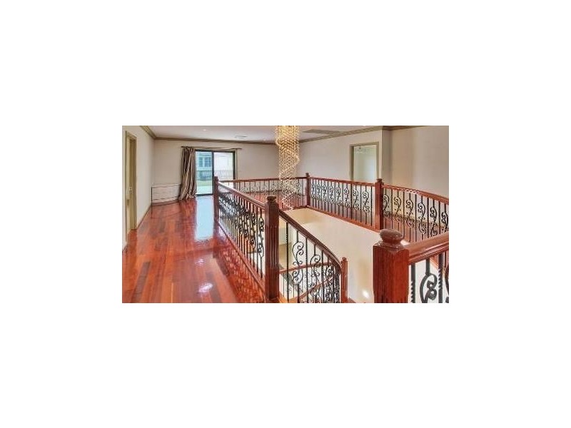 27 Hawthorn Circuit, Stretton QLD 4116