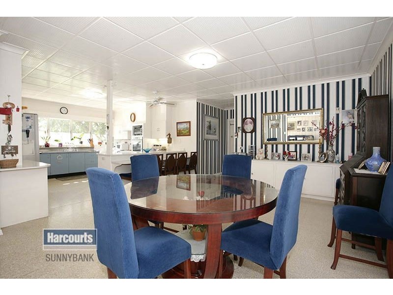 16 Davrod Street, Robertson QLD 4109