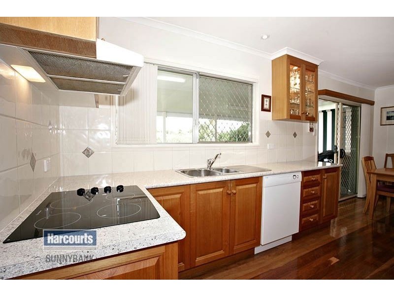 3 Handon Street, Mansfield QLD 4122