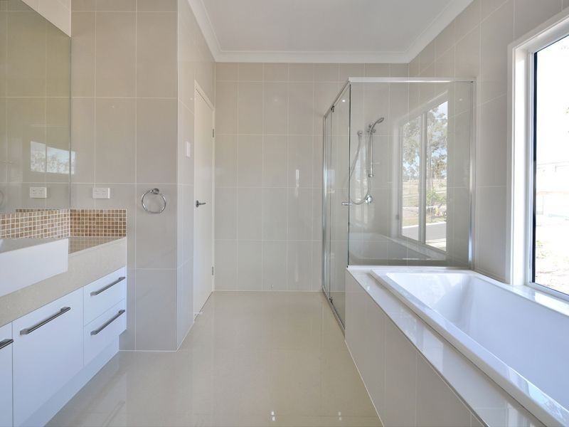 26 Lakeview Place, Springfield Lakes QLD 4300