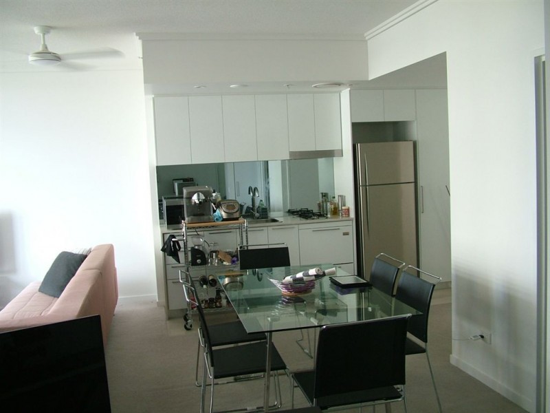 10511/8 Harbour Road, Hamilton QLD 4007