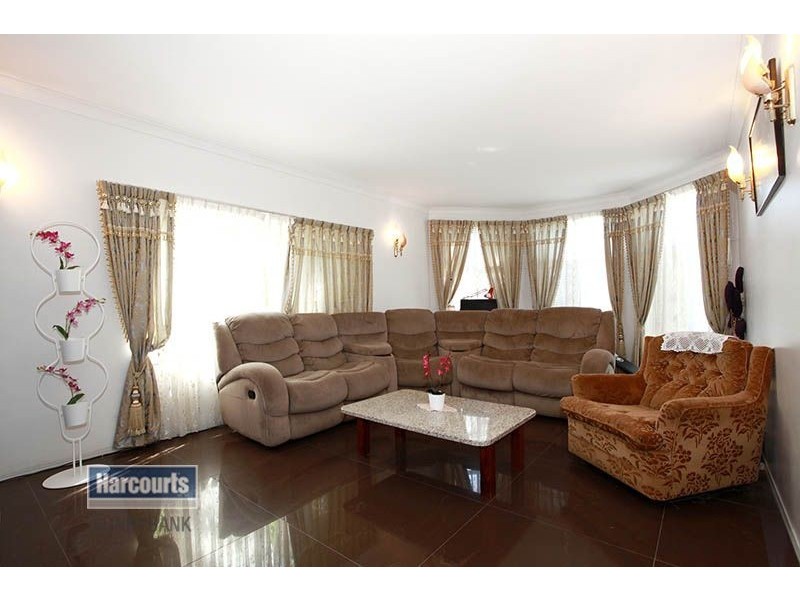 8 Pinecroft Close, Calamvale QLD 4116