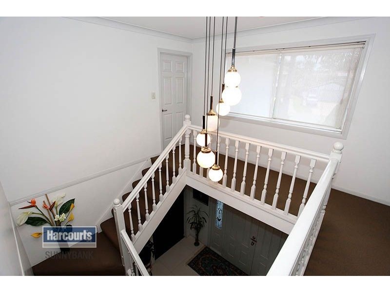 8 Pinecroft Close, Calamvale QLD 4116