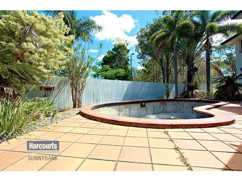 8 Pinecroft Close, Calamvale QLD 4116