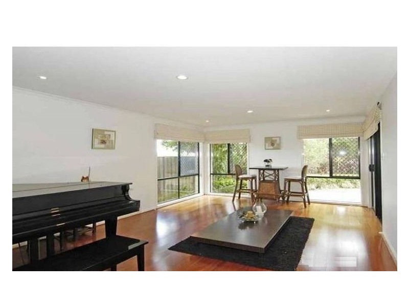 19 Lancaster Cct, Stretton QLD 4116