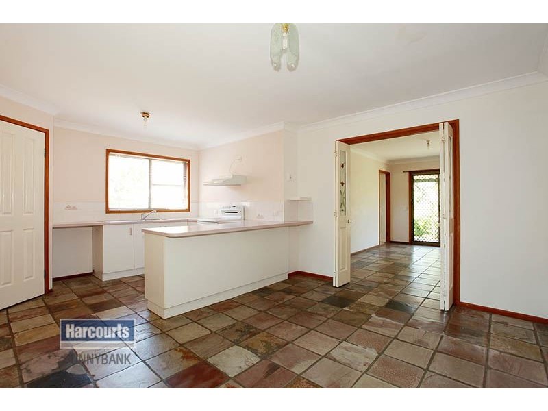 5 Topham Court, Hillcrest QLD 4118