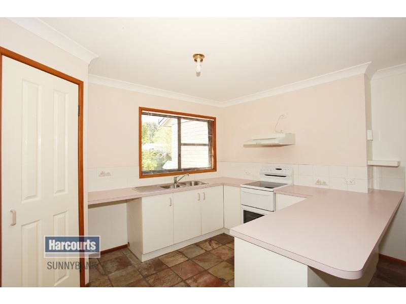 5 Topham Court, Hillcrest QLD 4118