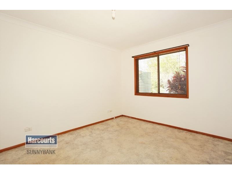5 Topham Court, Hillcrest QLD 4118