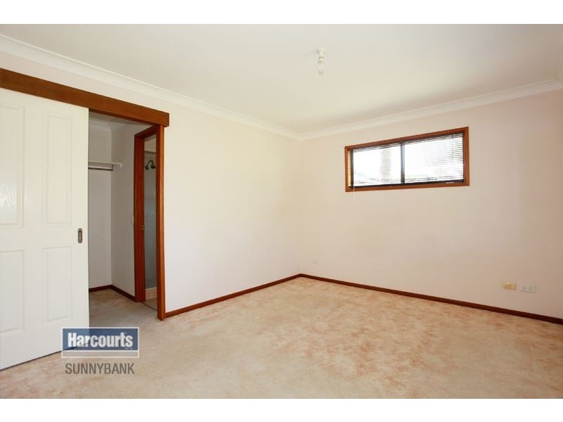 5 Topham Court, Hillcrest QLD 4118