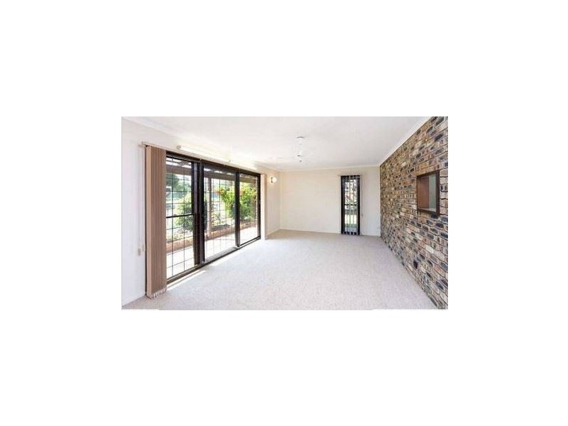 6 Prudence Street, Robertson QLD 4109