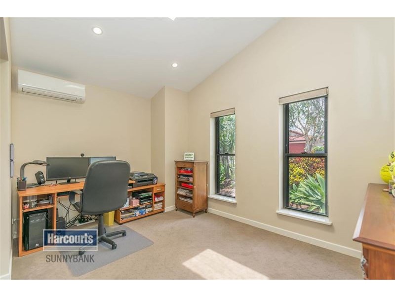 18 Walker Circuit, Eight Mile Plains QLD 4113