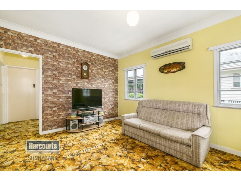 4 Beechcroft Street, Coopers Plains QLD 4108