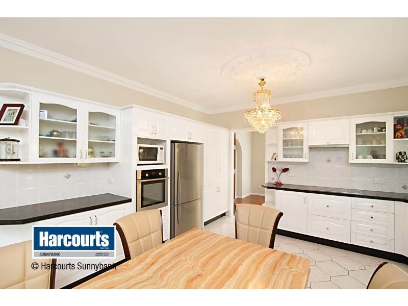 8 Jasmine Court, Calamvale QLD 4116