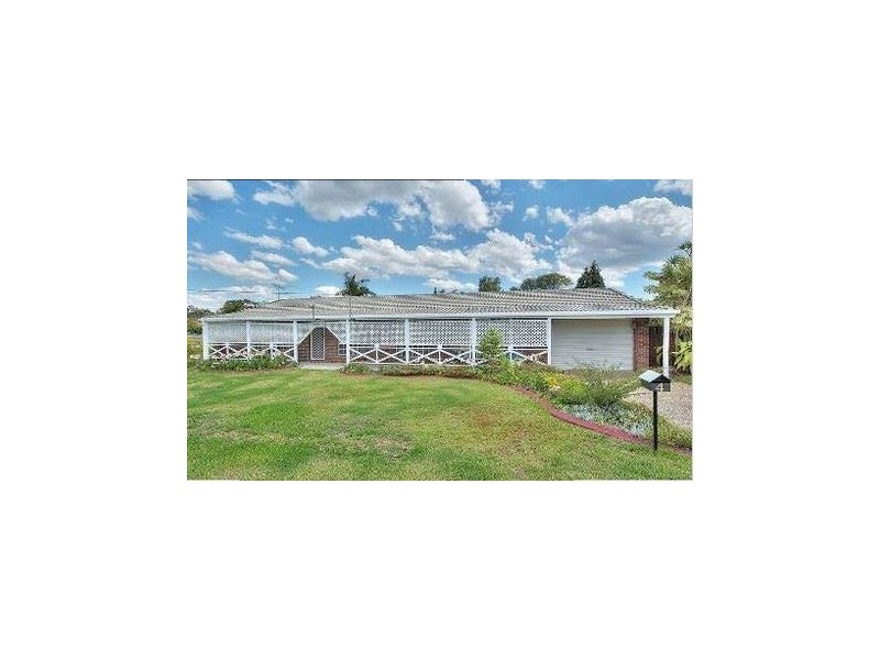 4 Beaufortia Court, Regents Park QLD 4118