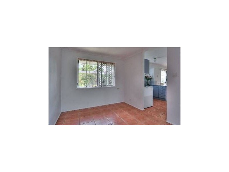 4 Beaufortia Court, Regents Park QLD 4118