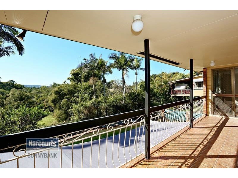 156 Lynne Grove Avenue, Corinda QLD 4075