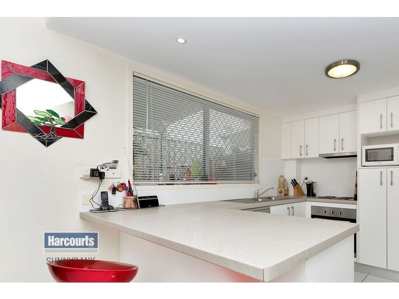 1/1 Emerald Drive, Regents Park QLD 4118