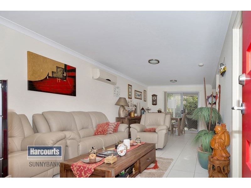 1/1 Emerald Drive, Regents Park QLD 4118
