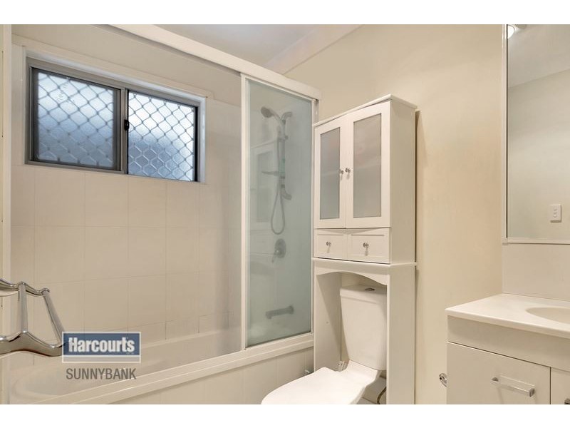 1/1 Emerald Drive, Regents Park QLD 4118