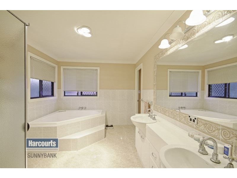 16 Edgeware Close, Sunnybank Hills QLD 4109