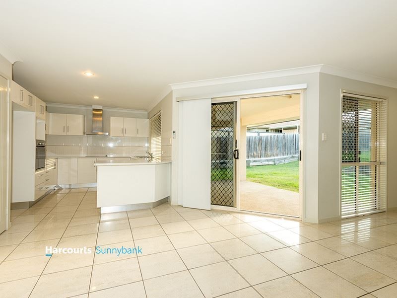 4 Charlton Place, Regents Park QLD 4118