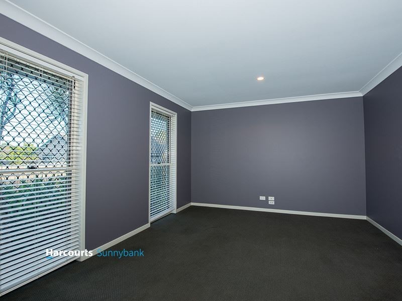 4 Charlton Place, Regents Park QLD 4118