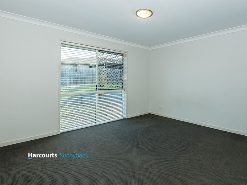 4 Charlton Place, Regents Park QLD 4118