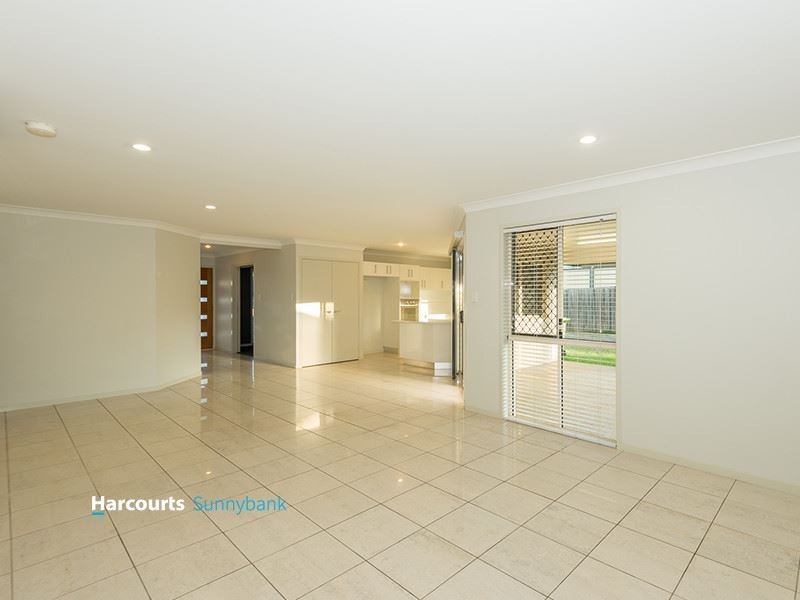 4 Charlton Place, Regents Park QLD 4118