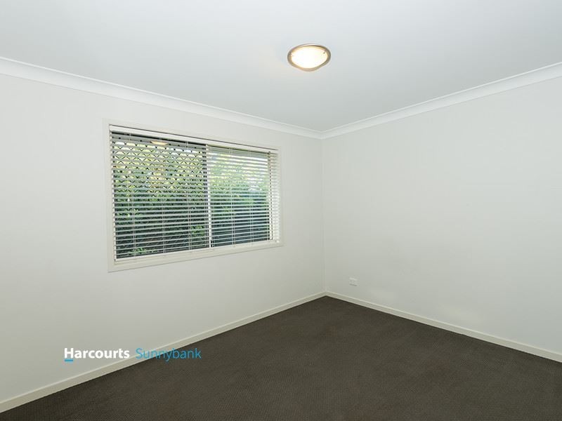 4 Charlton Place, Regents Park QLD 4118
