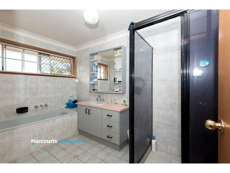 8 Metropole Street, Robertson QLD 4109