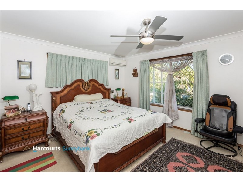 8 Metropole Street, Robertson QLD 4109