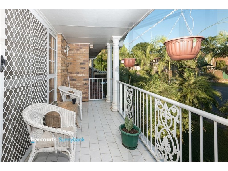 8 Metropole Street, Robertson QLD 4109