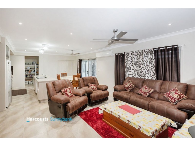 4 Berrima Street, Regents Park QLD 4118