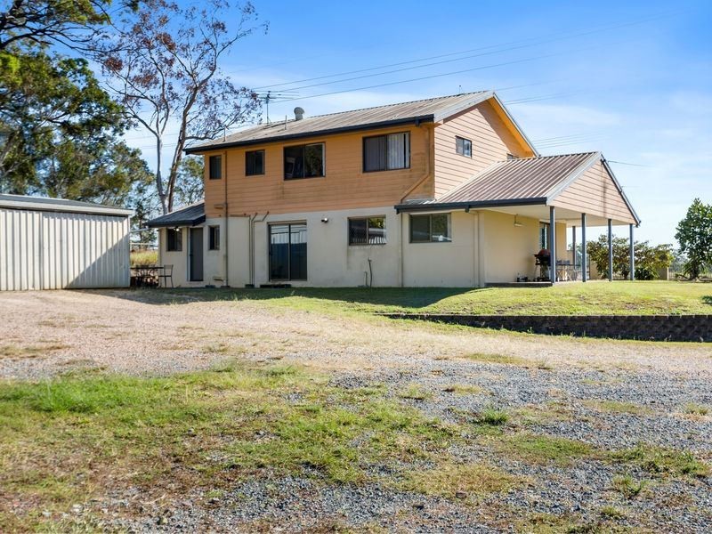 106 Giles Road, Redland Bay QLD 4165