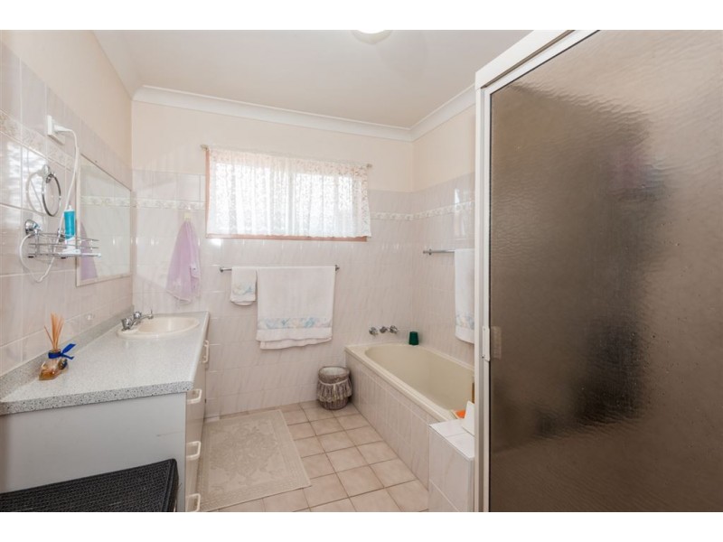 23 Lingle Street, Robertson QLD 4109