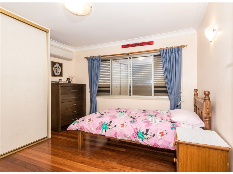 23 Lingle Street, Robertson QLD 4109