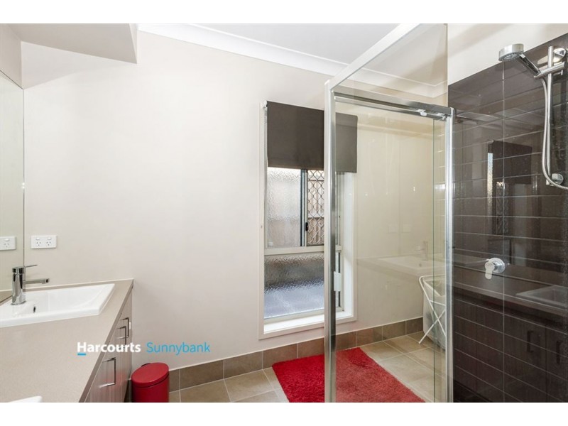 4 Berrima Street, Regents Park QLD 4118