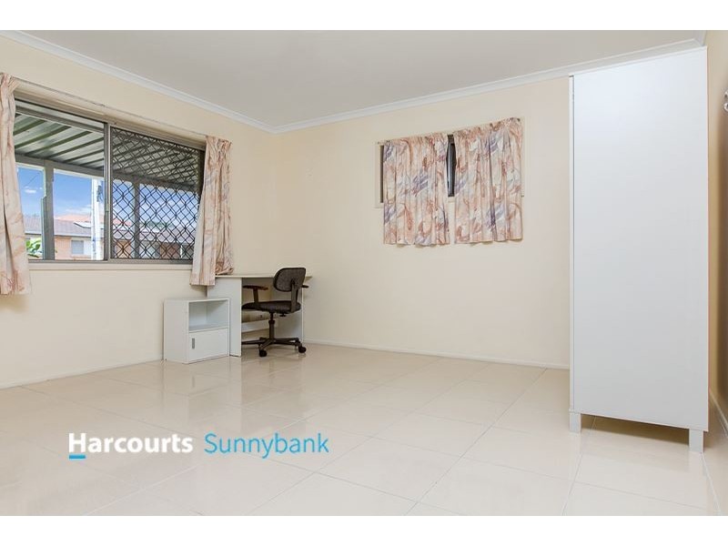 10 Saffron Street, Robertson QLD 4109