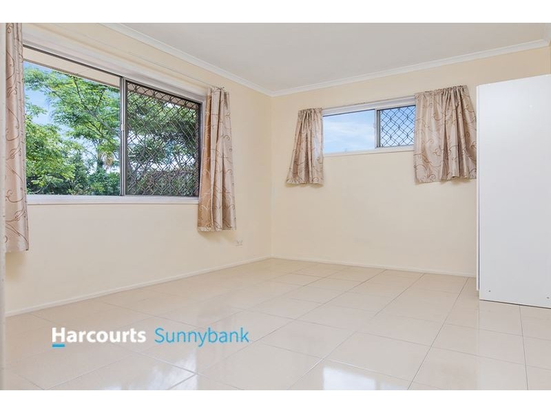 10 Saffron Street, Robertson QLD 4109
