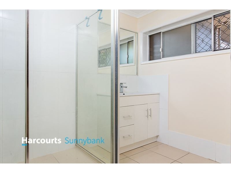 10 Saffron Street, Robertson QLD 4109